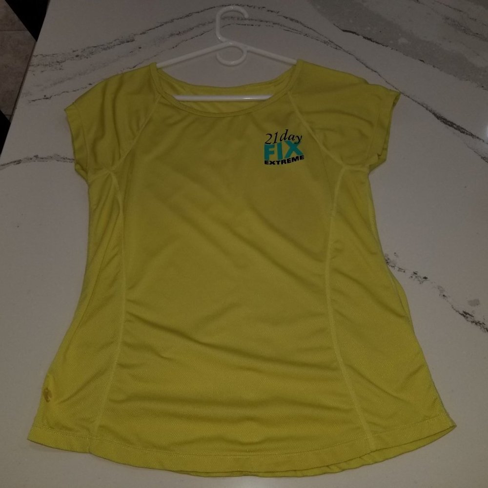 Beach Body 21 Day Fix Extreme Shirt Size Medium